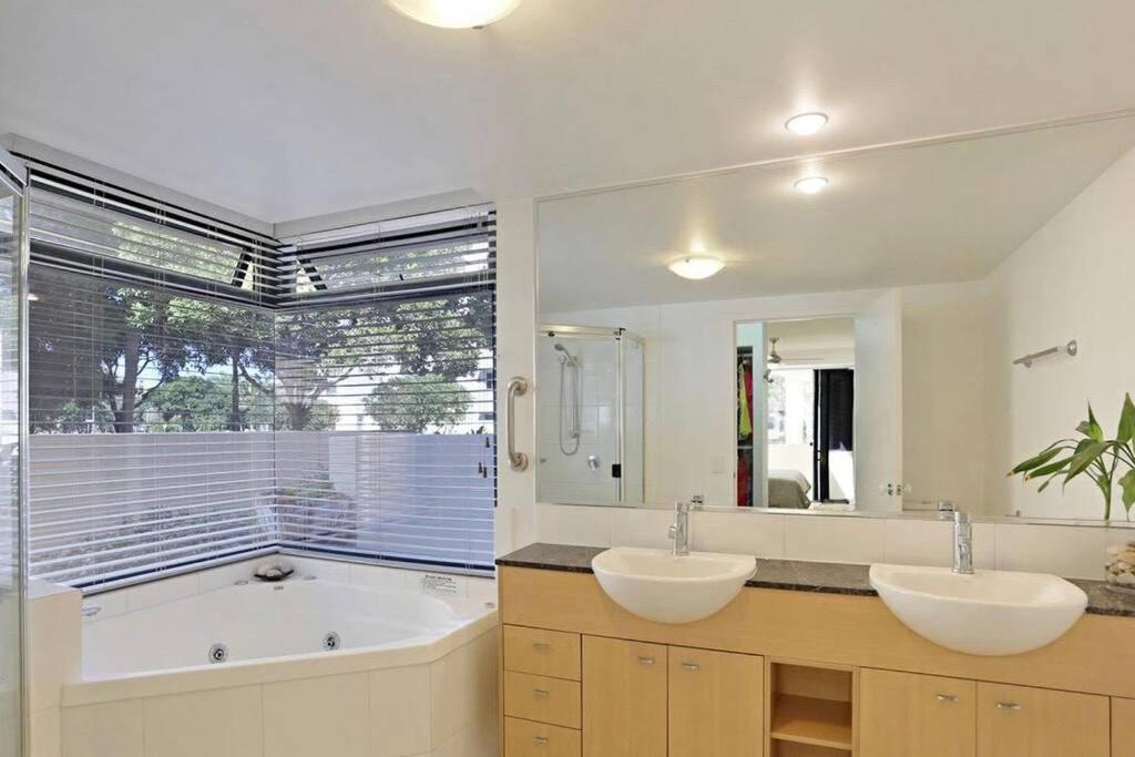 Alexandra Headland Resort With Stylish Stays Eksteriør bilde